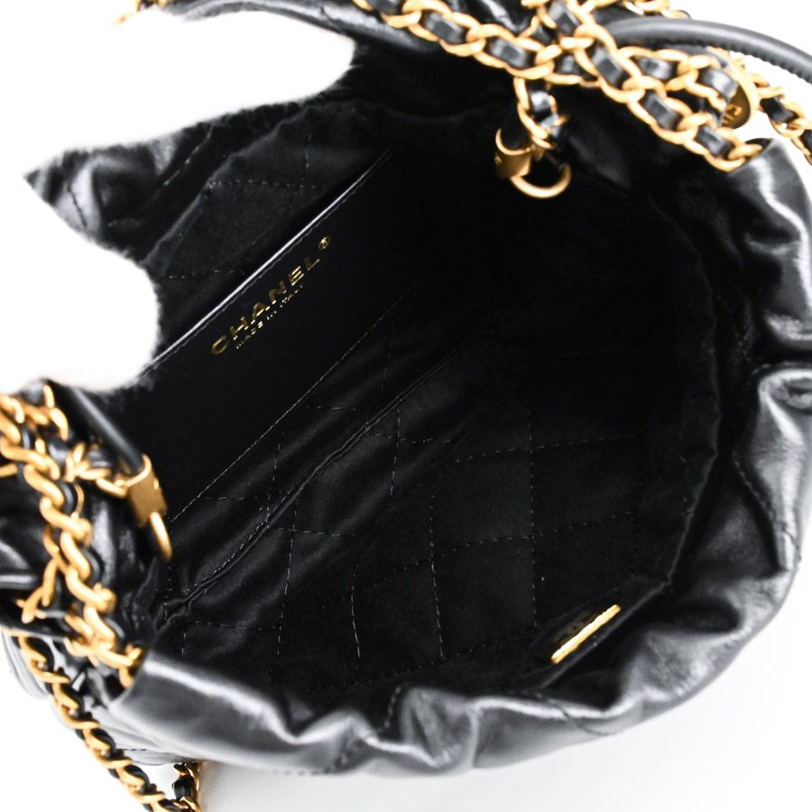 Chanel Shoulder Bag 22 Mini — view 4