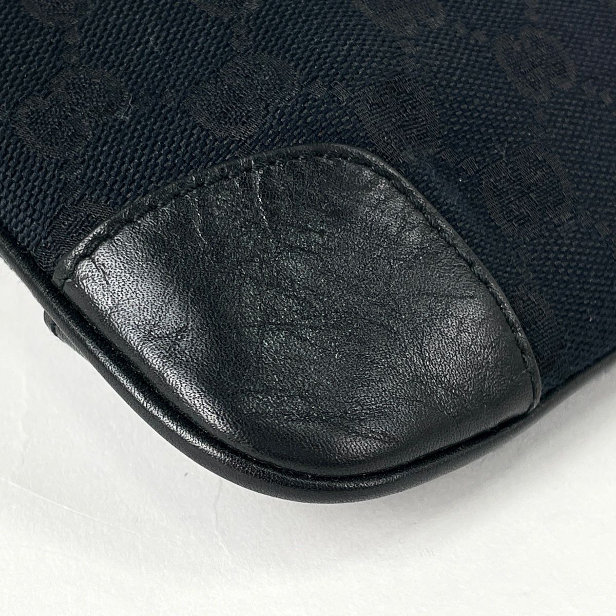Gucci GG Pattern Shoulder Bag Tiger Head Canvas Black — view 3