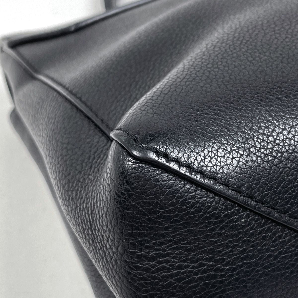 Louis Vuitton Lockme Cartable 2-Way Handbag Leather Noir — view 3