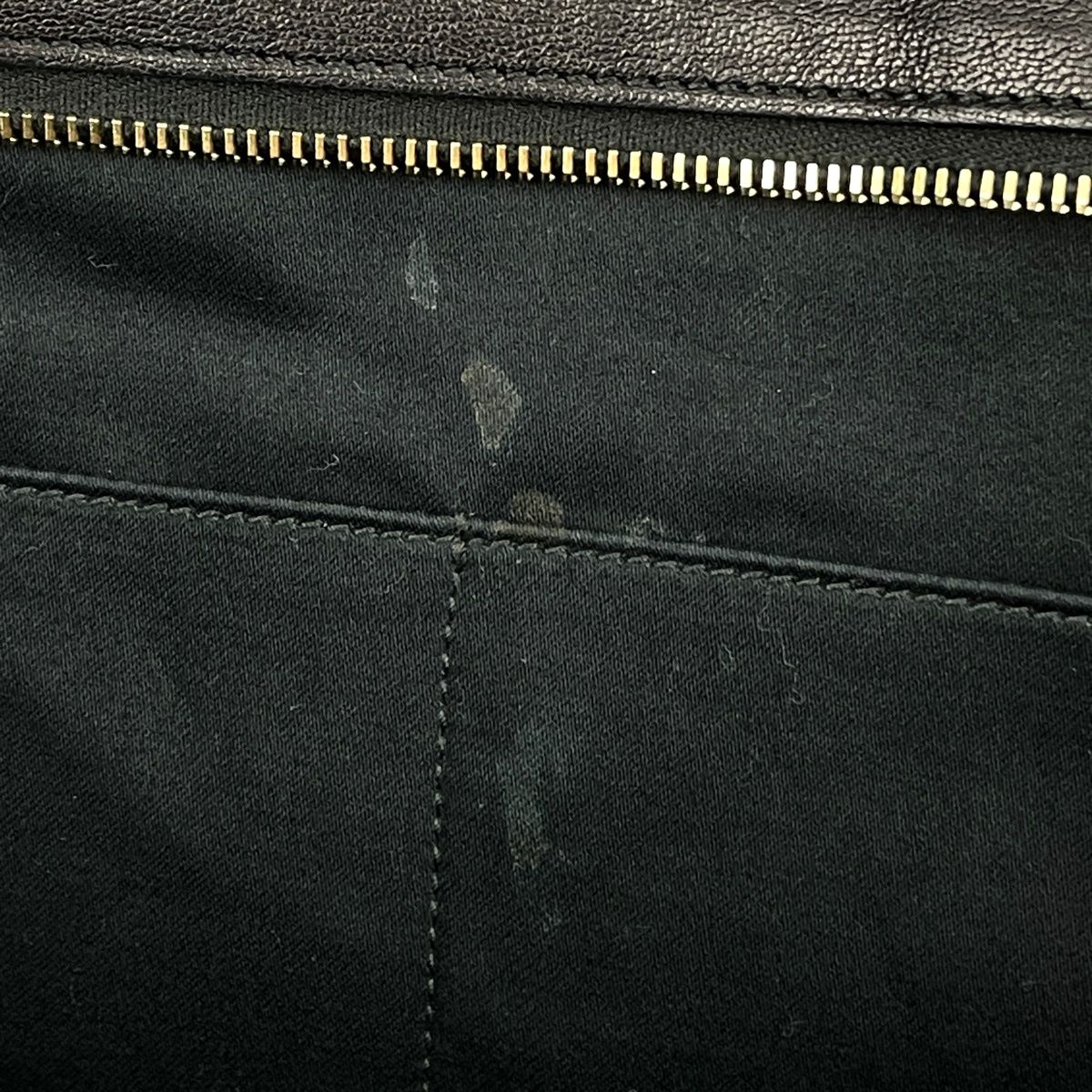 Saint Laurent Cabas Chic Handbag Line Leather Black — view 7