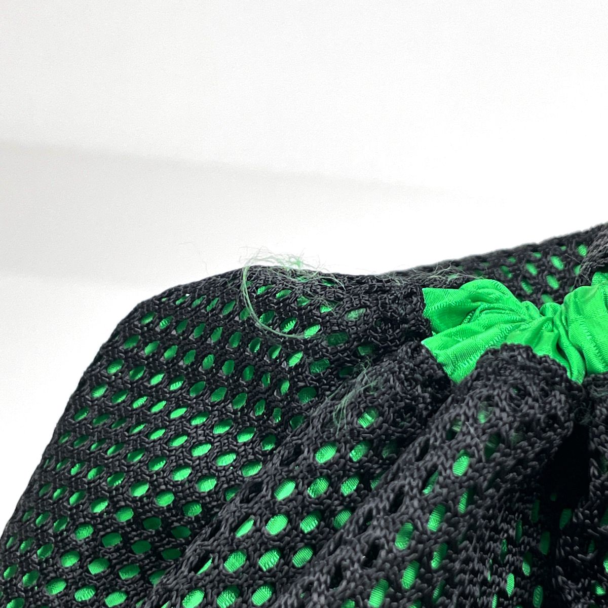 Bottega Veneta Bucket Messenger Bag Drawstring Khaki Nylon Green Black — view 5