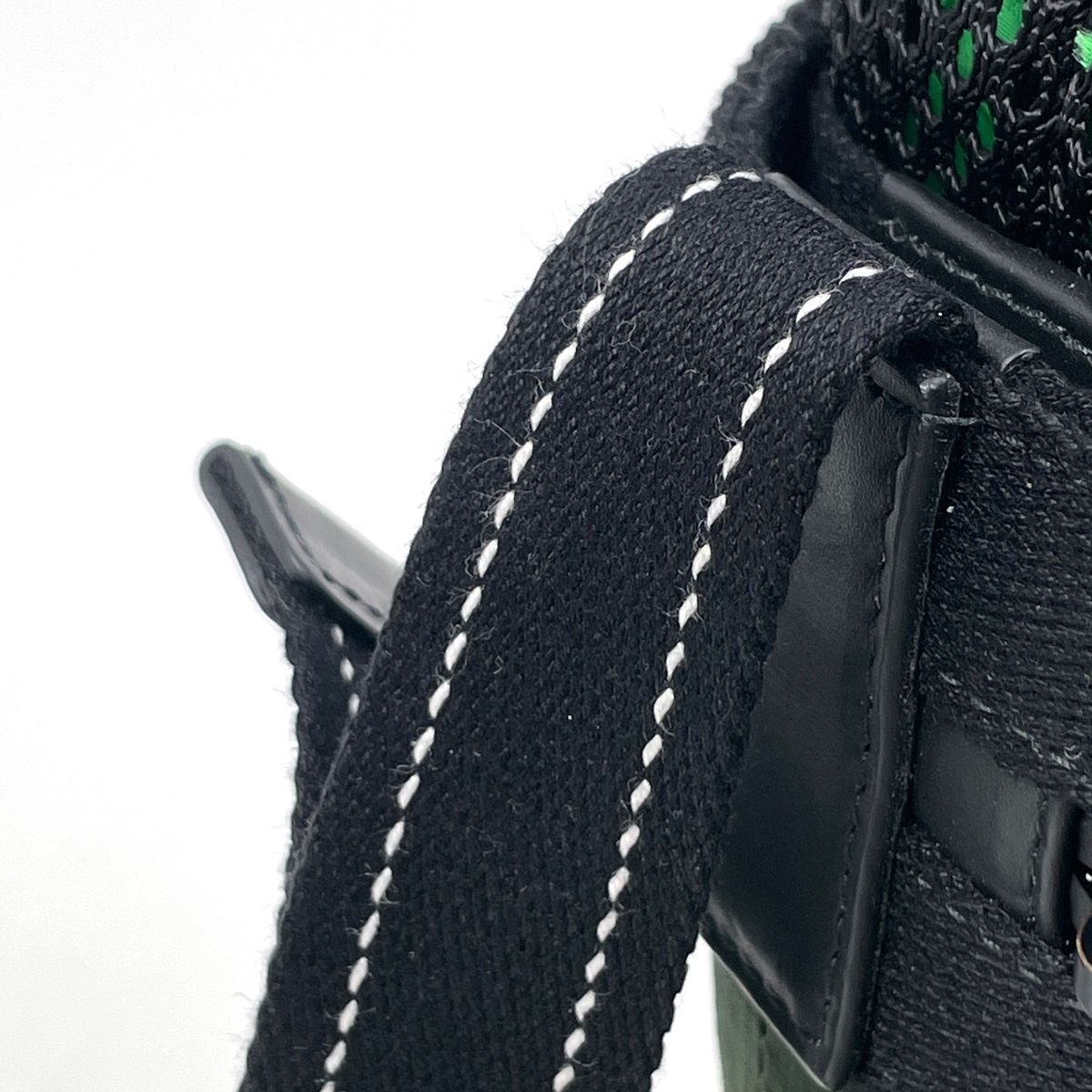 Bottega Veneta Bucket Messenger Bag Drawstring Khaki Nylon Green Black — view 6