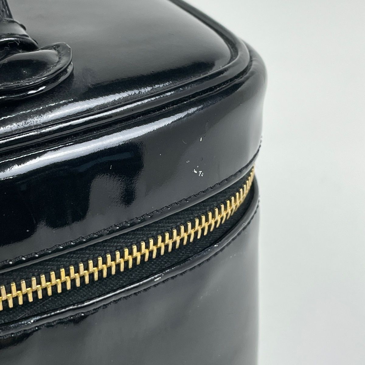 Chanel CC Logo Vanity Makeup Pouch Patent Leather Black — view 5