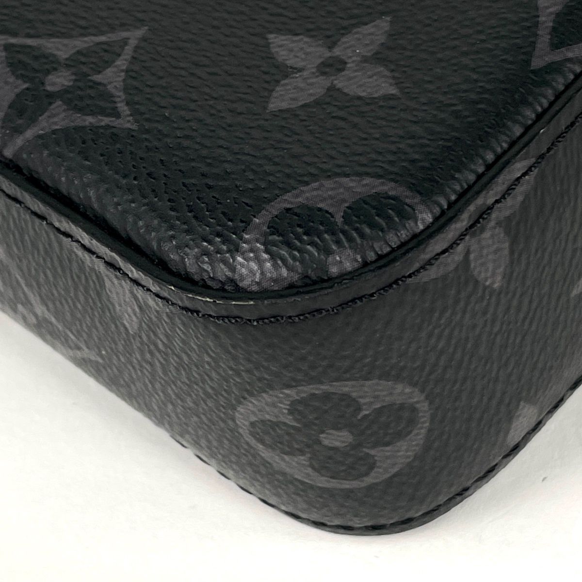 Louis Vuitton Trio Messenger Monogram Reverse Pouch Shoulder Bag Eclipse Noir — view 3