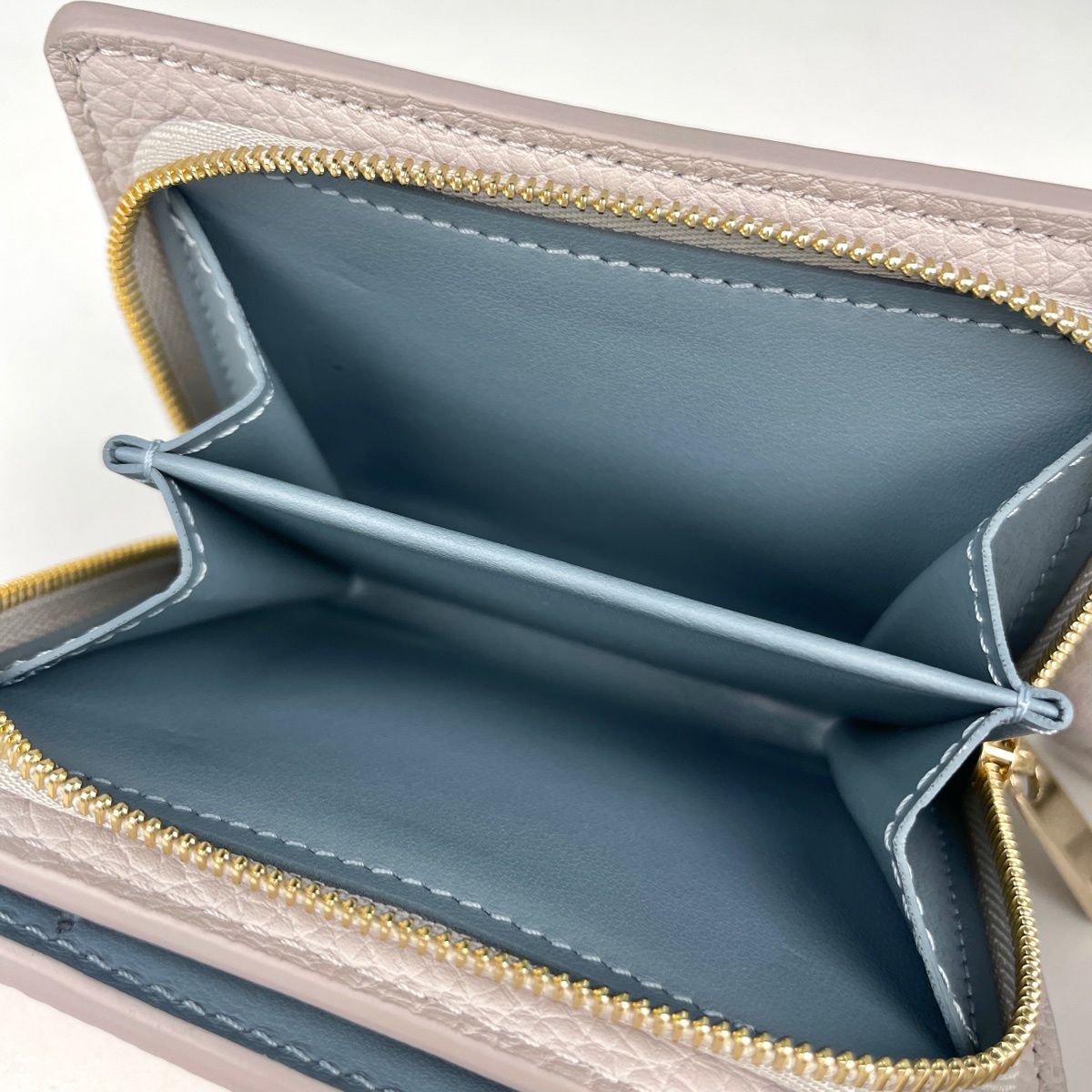 Louis Vuitton Portefeuille Clair Bifold Wallet Monogram Mahina Brume — view 6