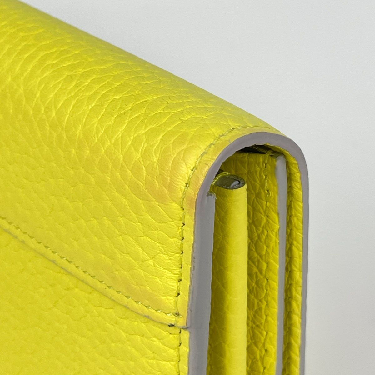 Louis Vuitton Portefeuille Capucines Wallet Taurillon Cles Mont — view 5