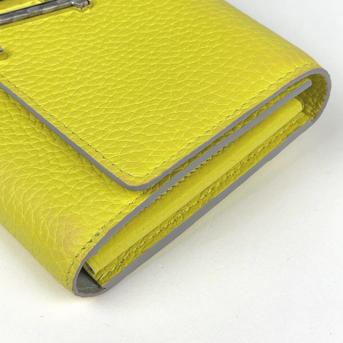 Louis Vuitton Portefeuille Capucines Wallet Taurillon Cles Mont — view 4