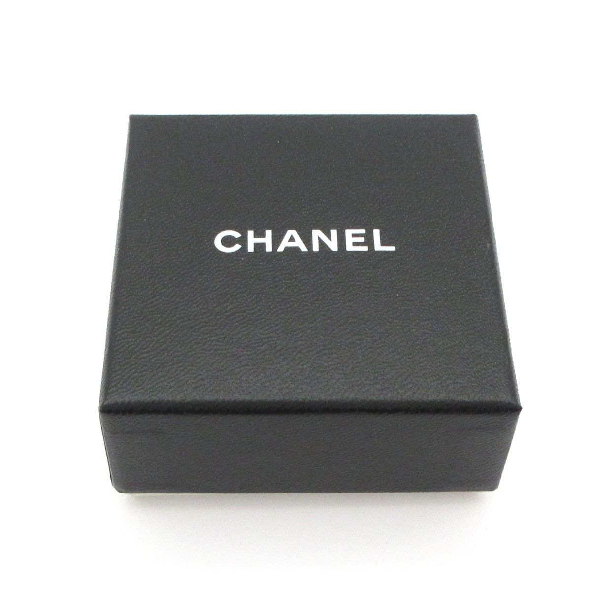 Chanel Earrings CC Logo Gold Beige Light Lean — view 6