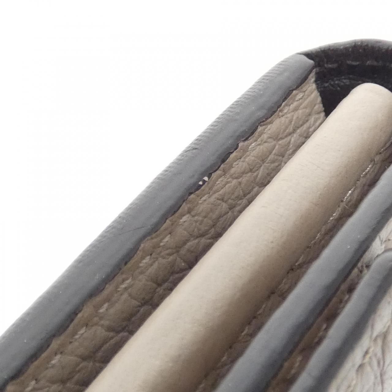 Louis Vuitton Taurillon Portefeuille Capucines Wallet — view 5