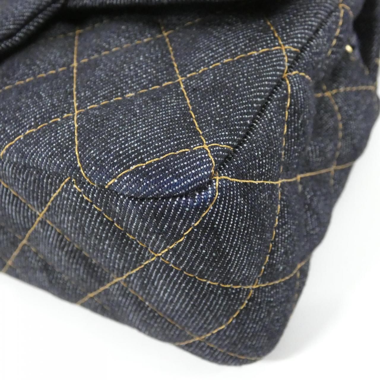 Chanel Shoulder Bag Navy — view 3
