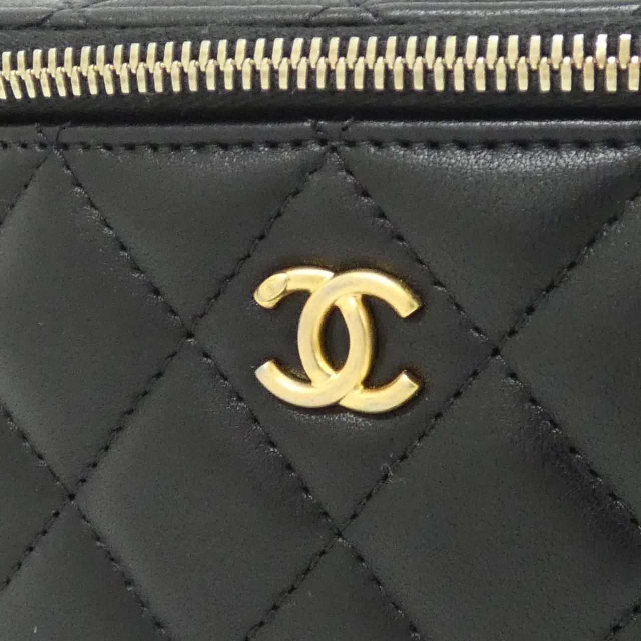Chanel Shoulder Bag Black — view 4