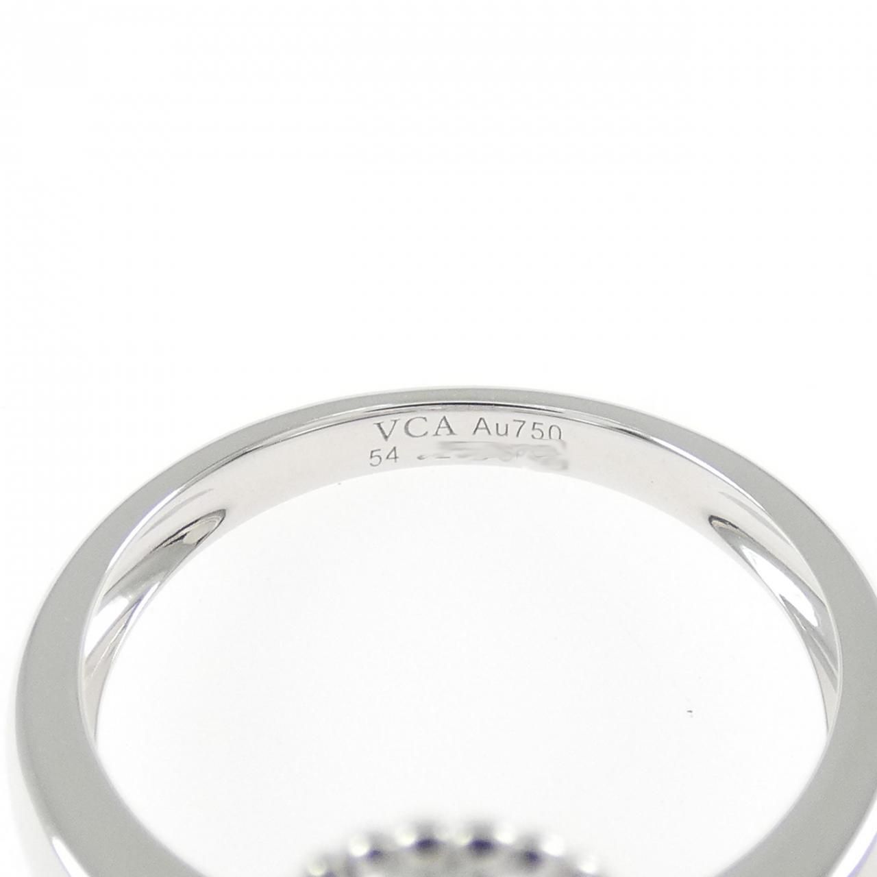Van Cleef & Arpels Vintage Alhambra Ring — view 4