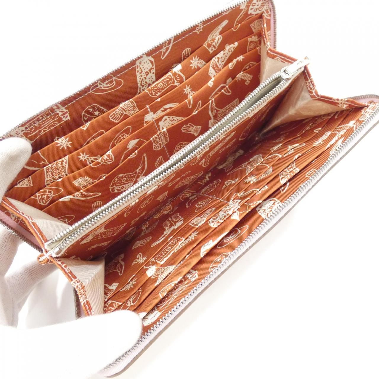 Hermes Aunage Rodeo Des Cowgirls Silk in Classic Wallet — view 4
