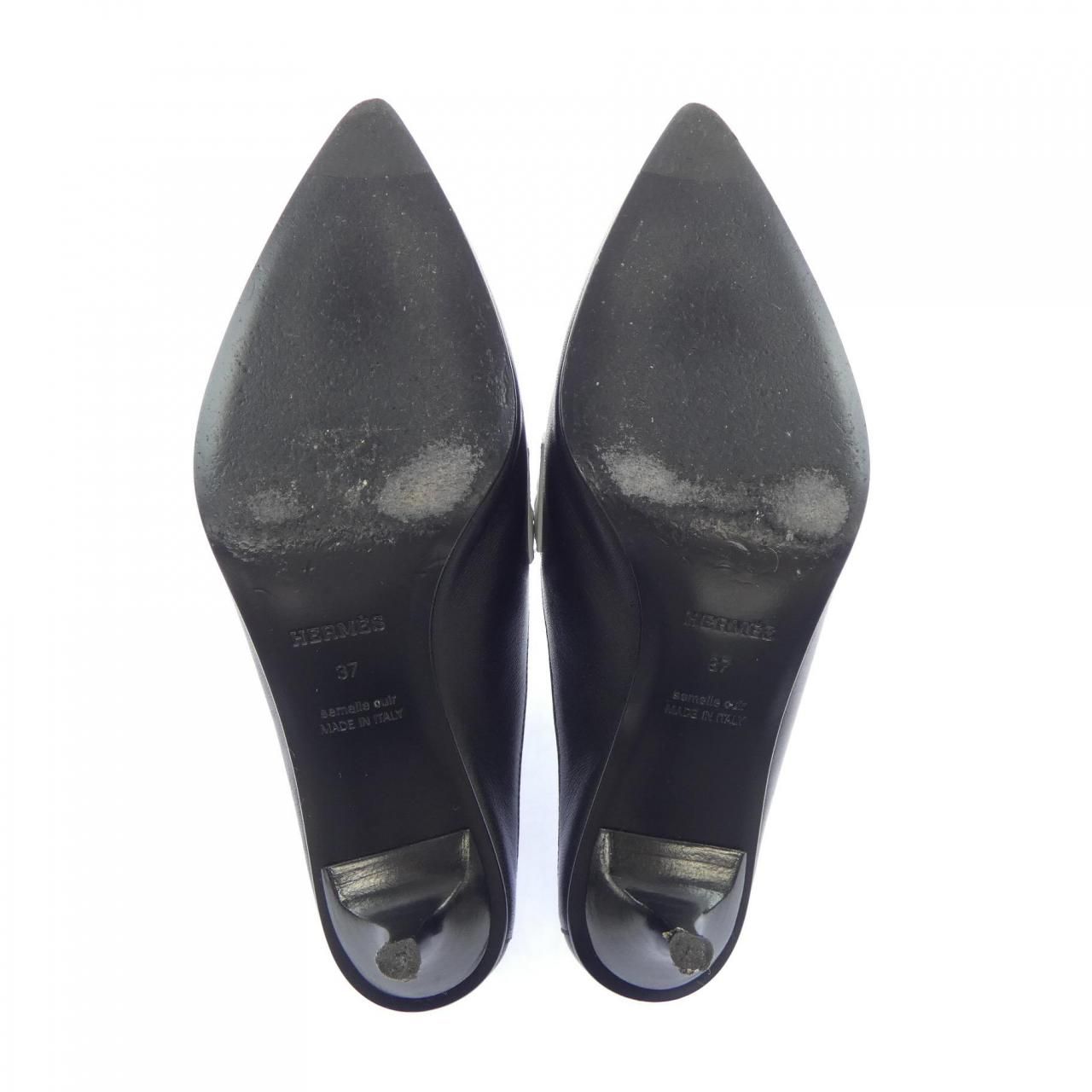 Hermes Glory Cut Detail Sandals — view 4