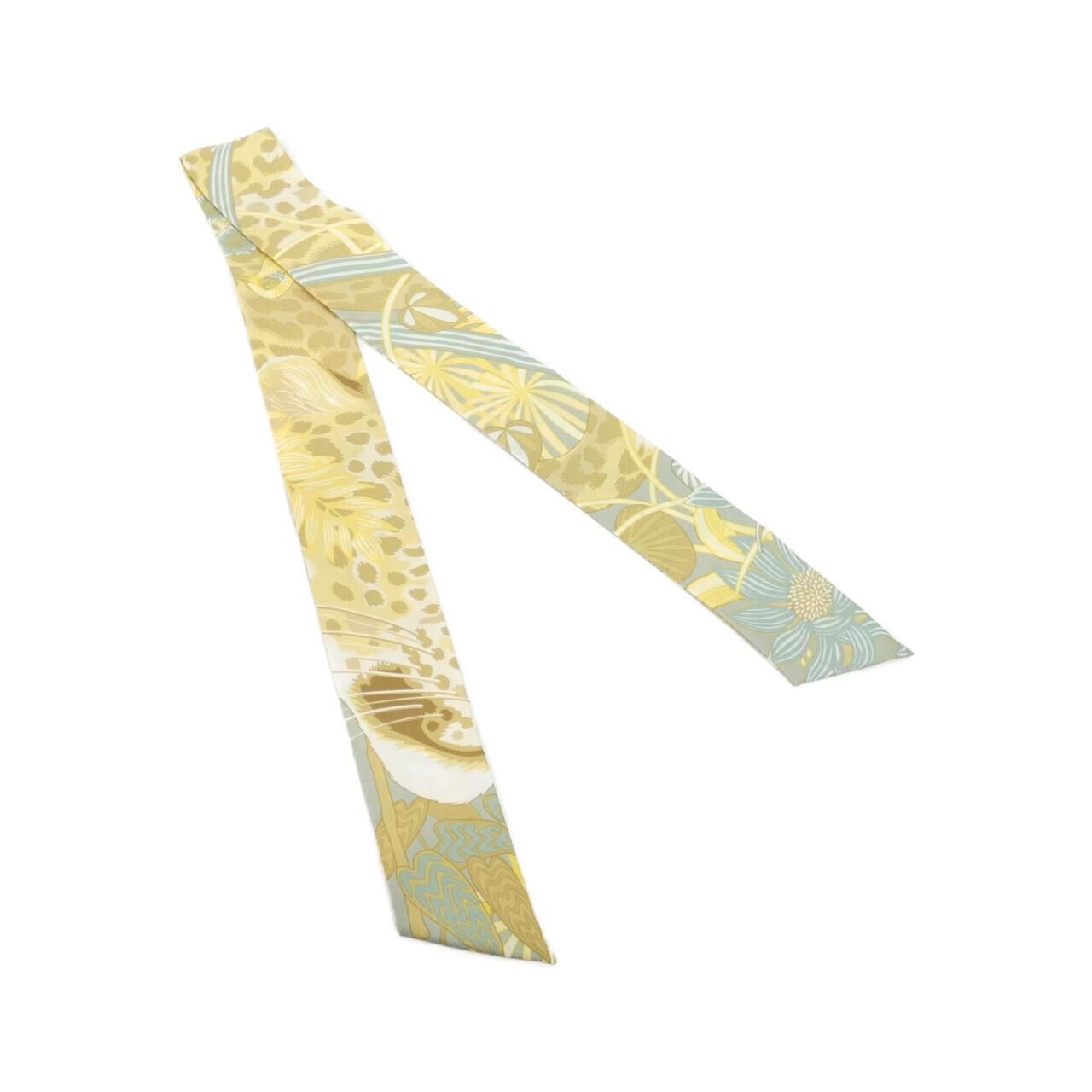 Cartier Panthere in the Jungle Scarf