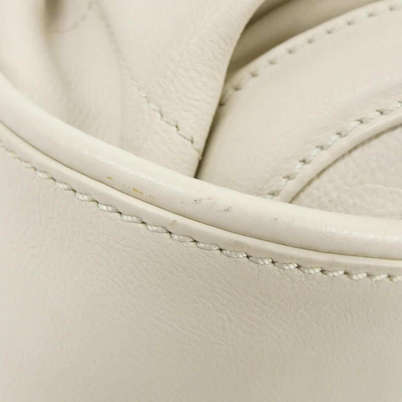Chanel Vintage Bag Handbag Ivory — view 4