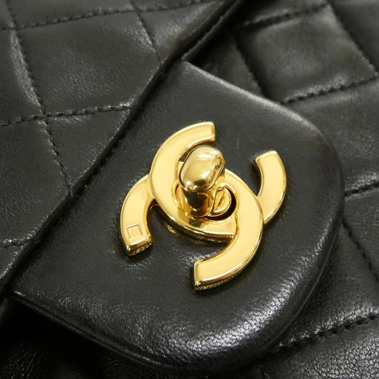 Chanel Vintage Shoulder — view 4