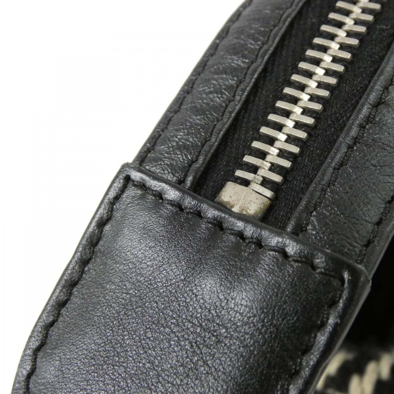 Chanel Vintage Bag Handbag Black — view 7