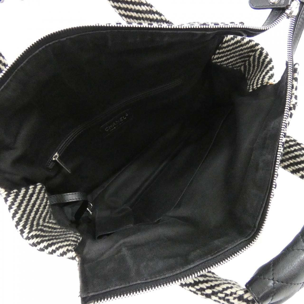 Chanel Vintage Bag Handbag Black — view 9