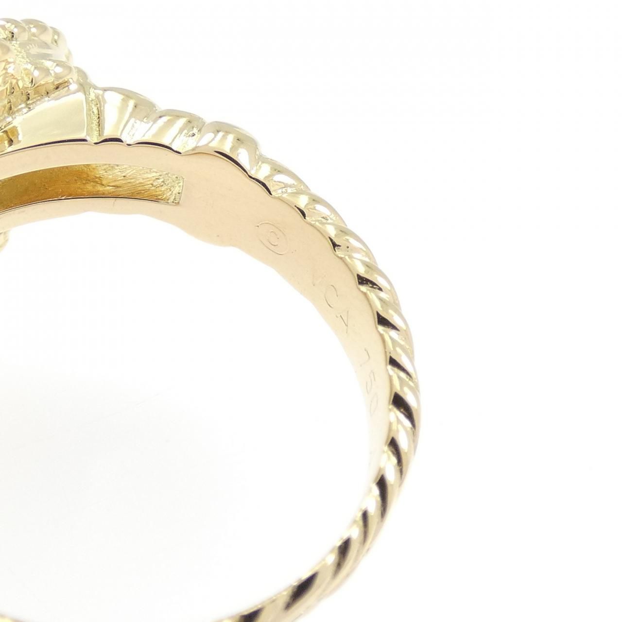 Van Cleef & Arpels Vintage Alhambra Ring — view 4