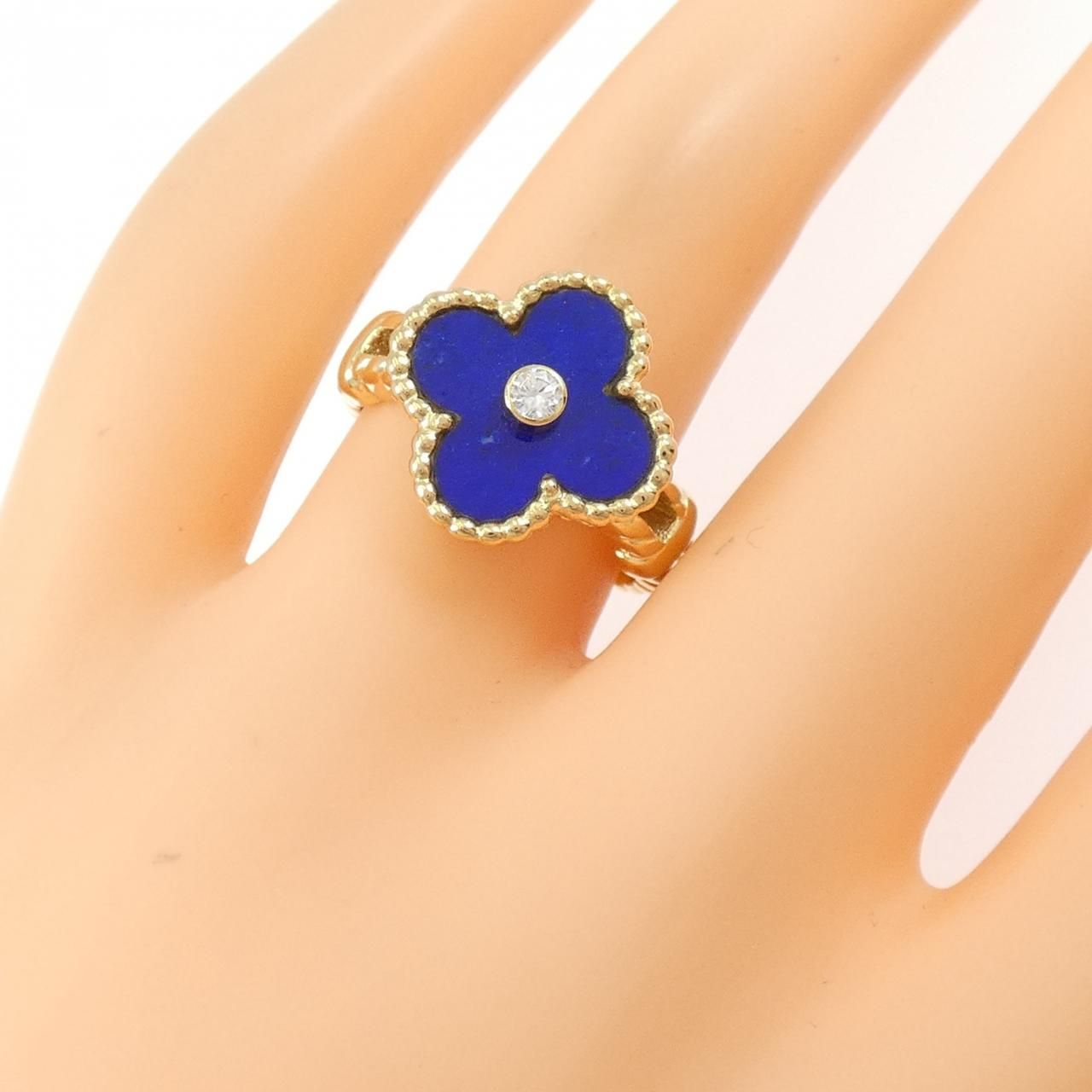 Van Cleef & Arpels Vintage Alhambra Ring — view 5