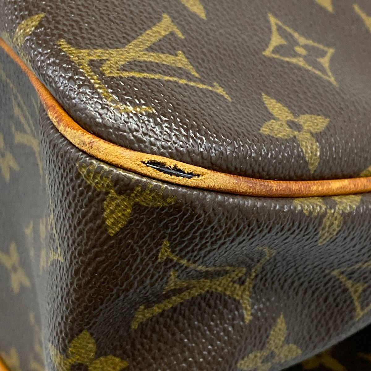Louis Vuitton Shoulder Bag Monogram Batignolles Oriental — view 6