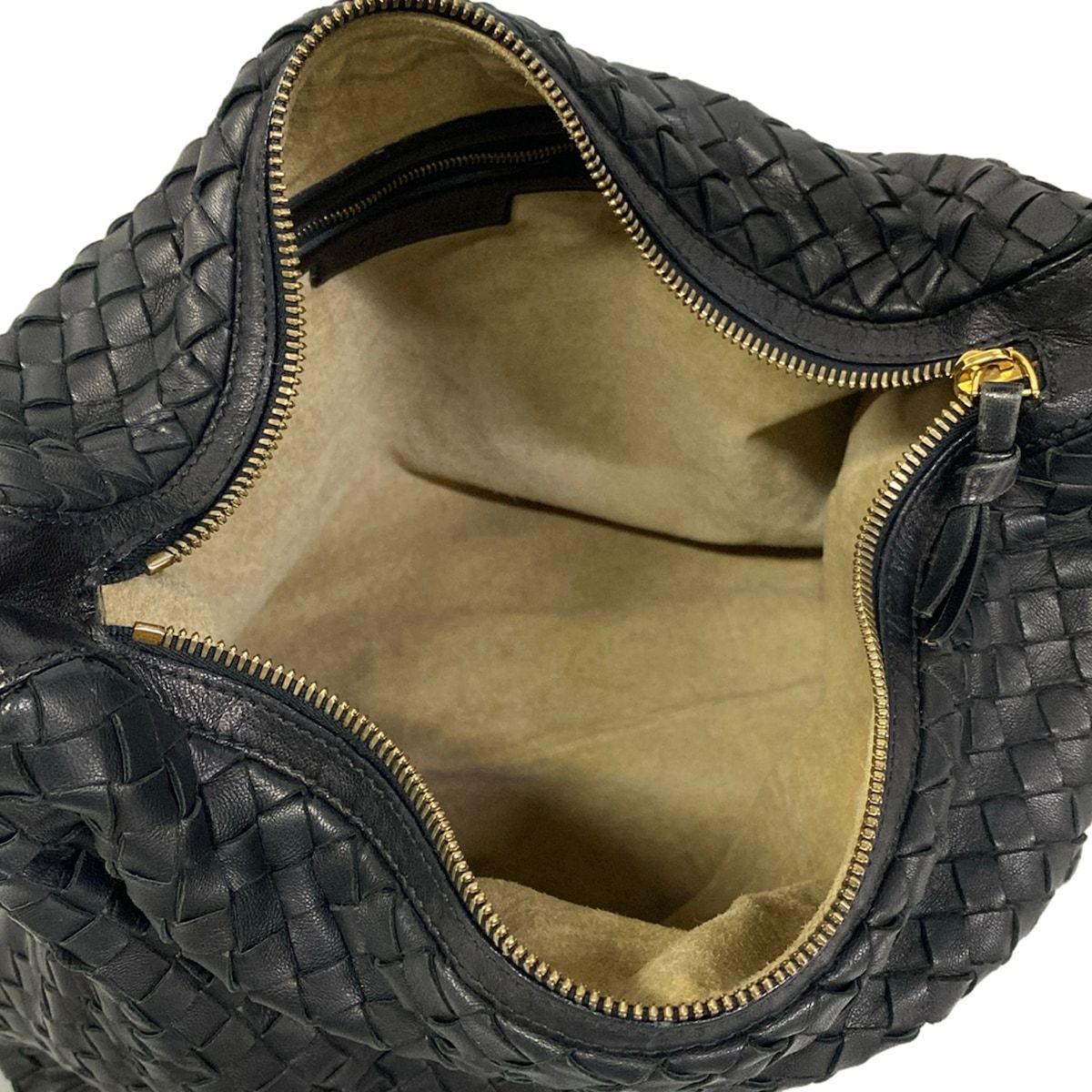 Bottega Veneta Shoulder Bag Intrecciato Black Leather — view 7
