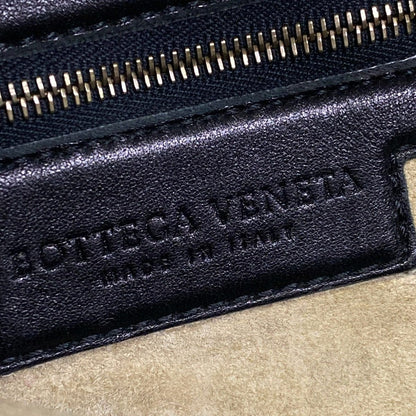 Bottega Veneta Shoulder Bag Intrecciato Black Leather — view 8