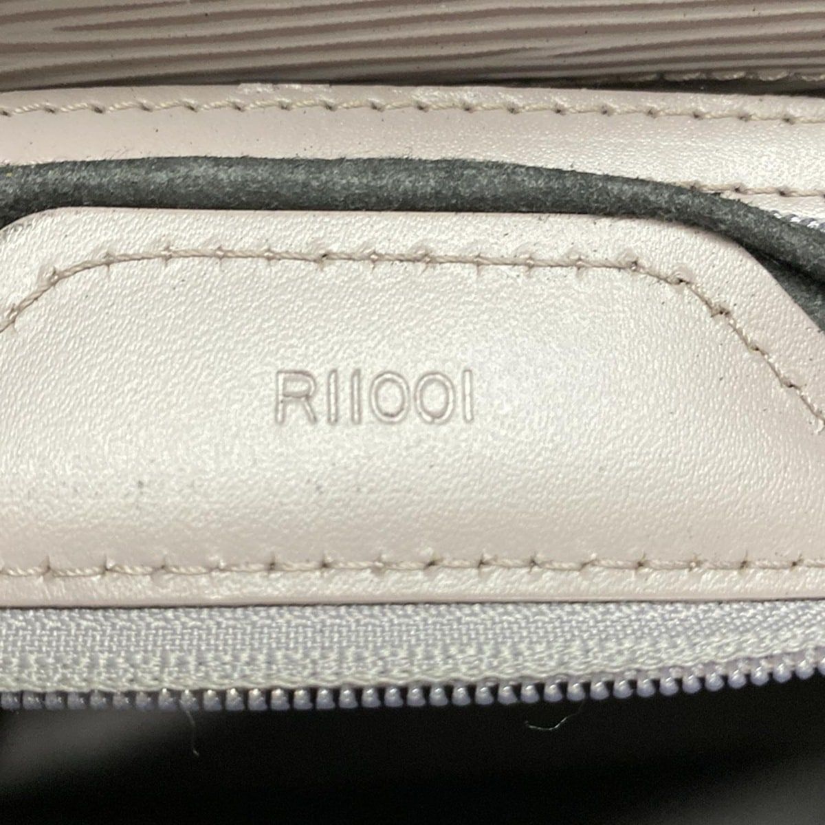 Louis Vuitton Handbag Epi Sac Plat Lila Leather — view 8