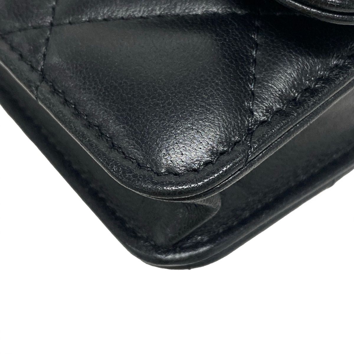 Chanel Waist Pouch Quilted Black Chain Belt Vintage Gold Lambskin — view 6