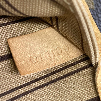 Louis Vuitton Tote Monogram Neverfull MM Beige — view 9