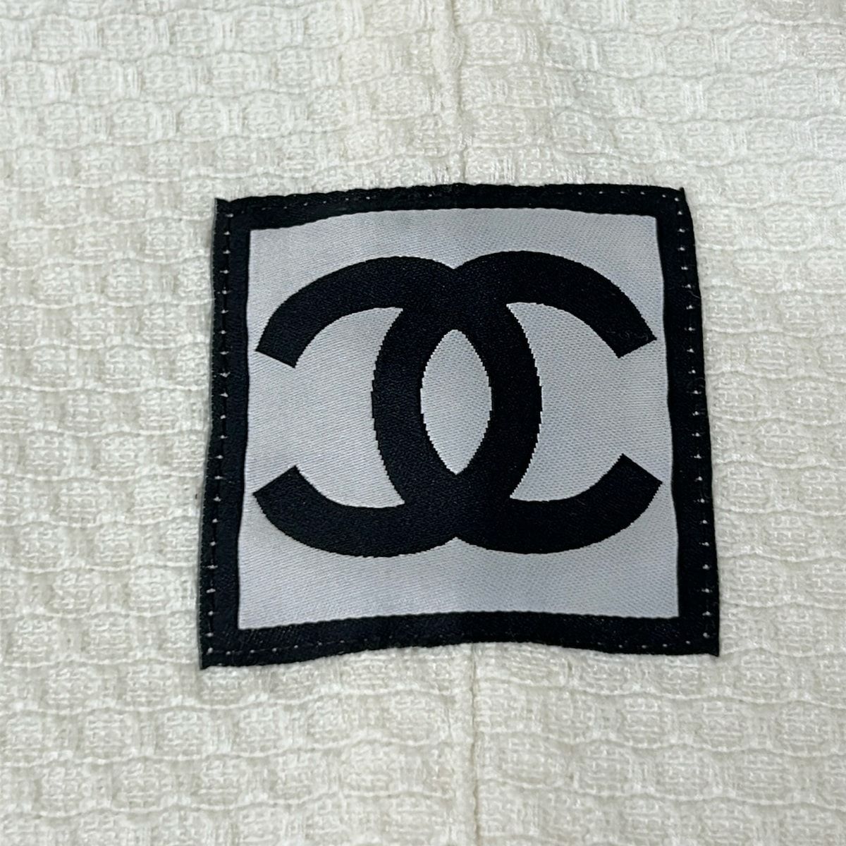 Chanel Jacket 34 S Sports Line White 3/4 Sleeve Zip Up CC Logo Camellia — view 3