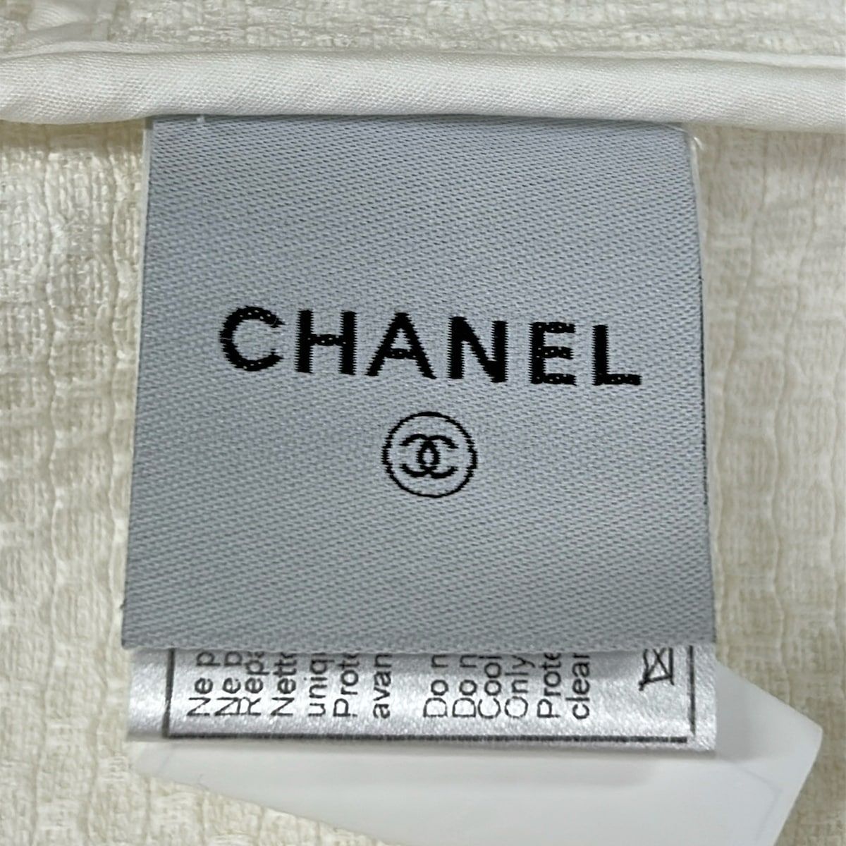 Chanel Jacket 34 S Sports Line White 3/4 Sleeve Zip Up CC Logo Camellia — view 4