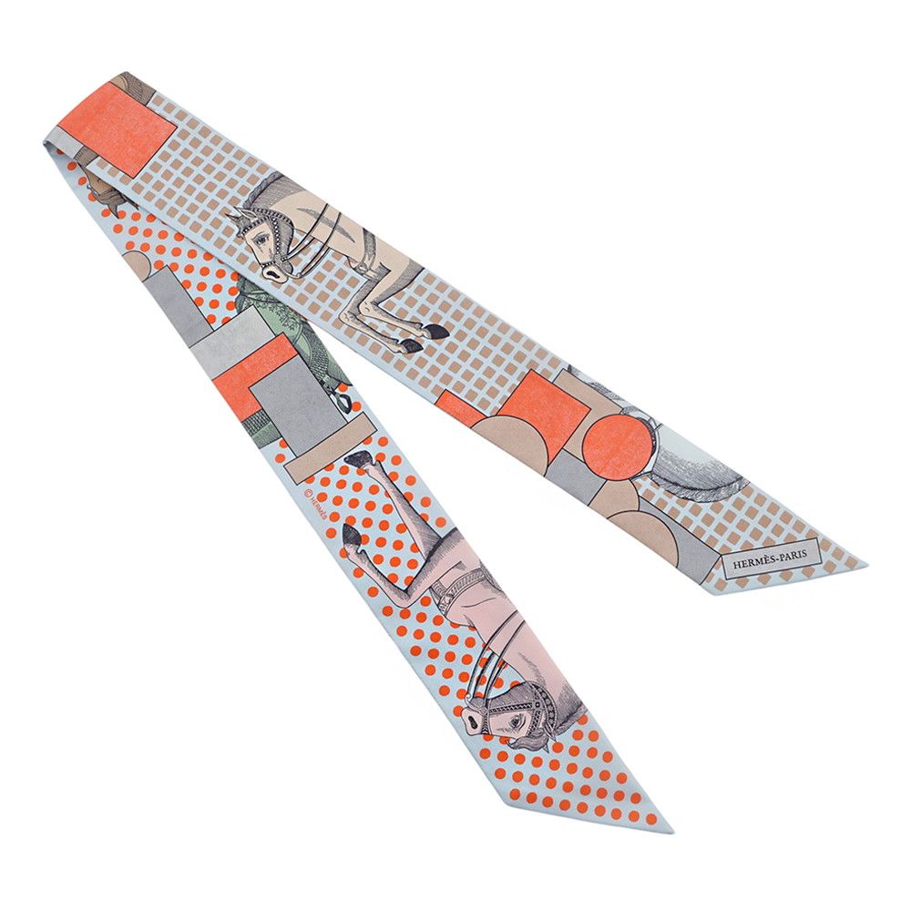 Hermes Scarf Twilly Courte Cavalier Anne Form en Formes Studs — view 3