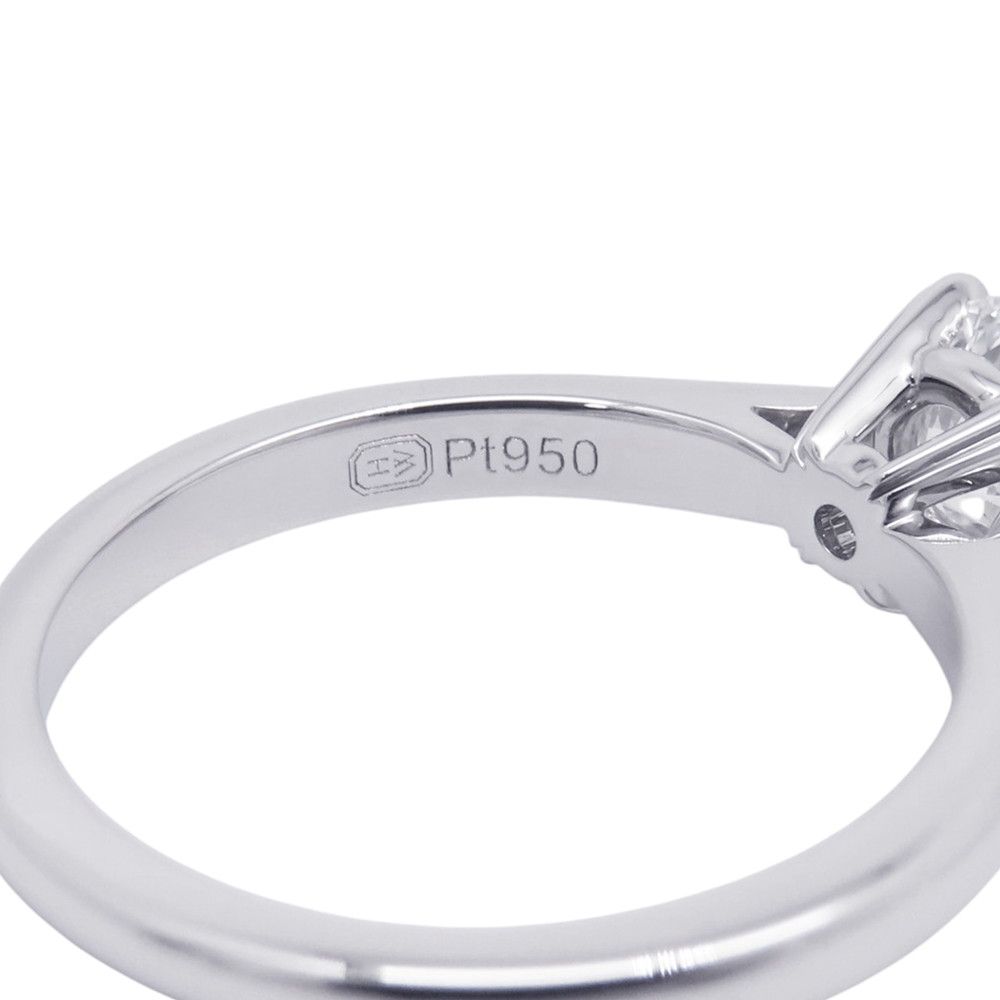 Harry Winston Ring Round Cut Solitaire Diamond Platinum — view 9