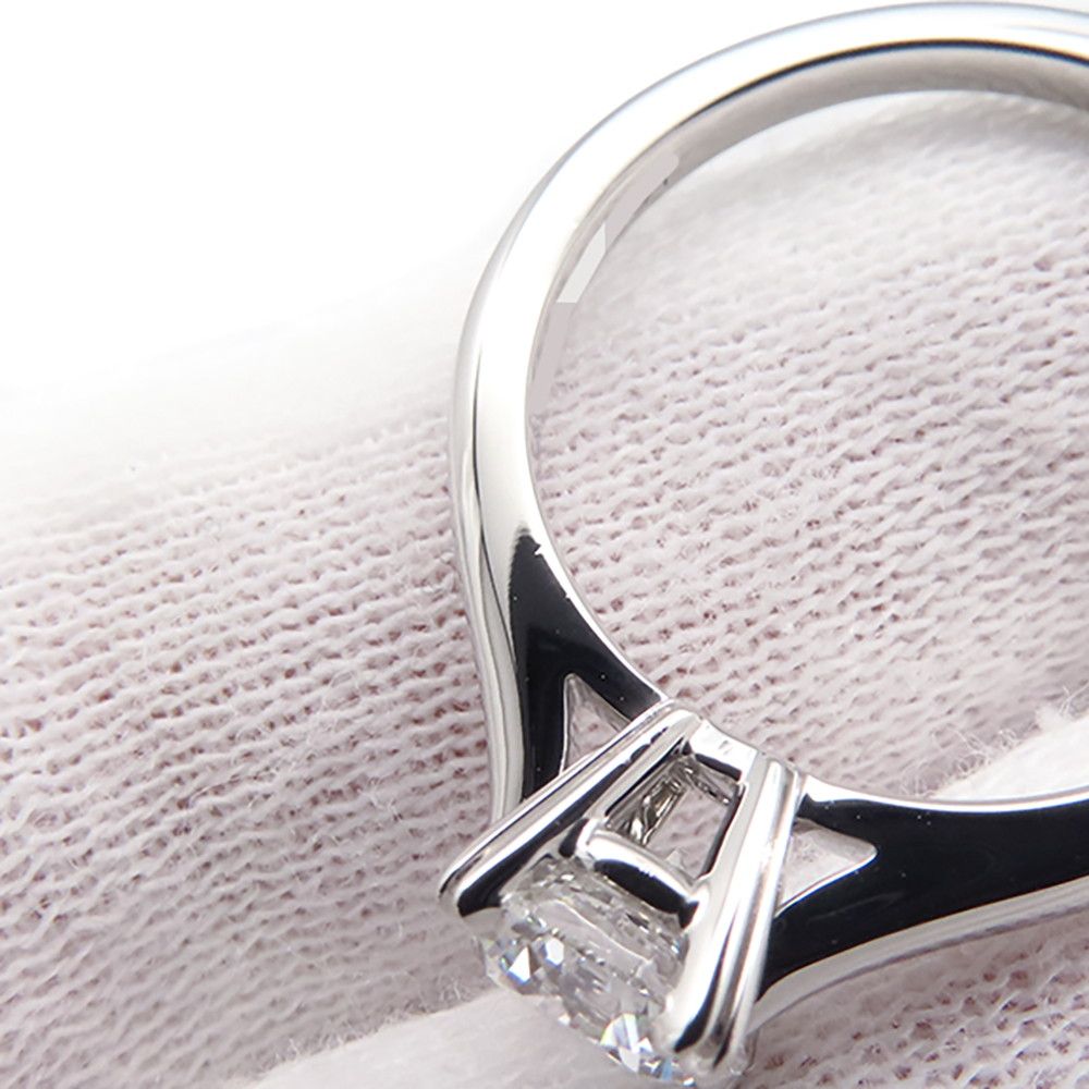 Harry Winston Ring Round Cut Solitaire Diamond Platinum — view 5