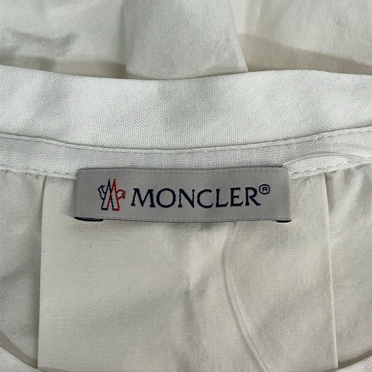 Moncler Short Sleeve Top XS White Crew Neck Embroidery — view 3