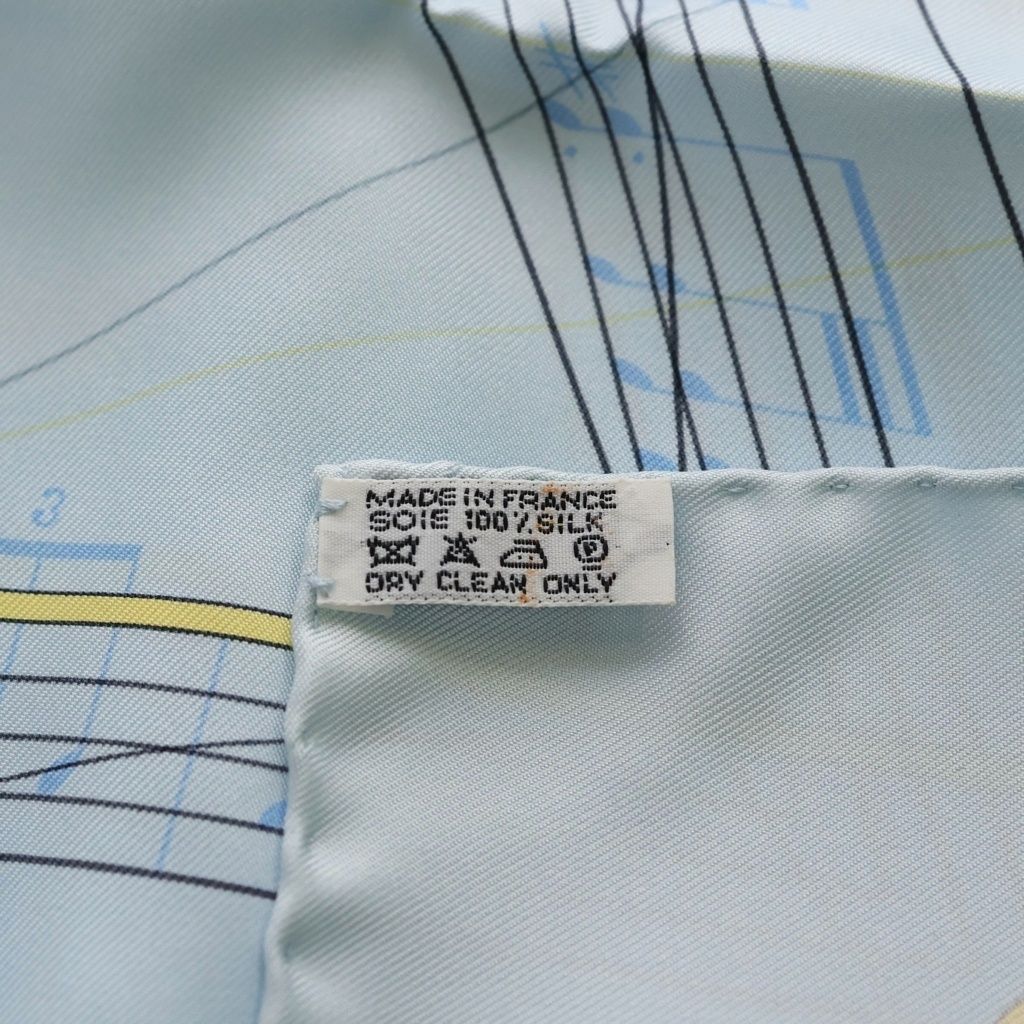 Hermes Carre 90 la Musique Des Spheres Music Played by Silk Scar Flight Blue — view 4