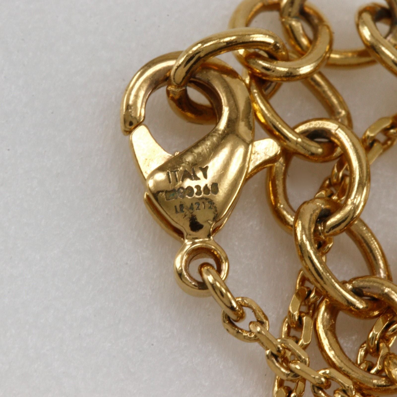 Louis Vuitton Necklace Petit LV Circle Monogram Flower Gold Plated — view 9