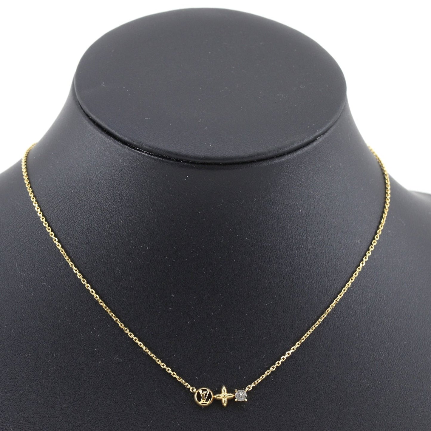 Louis Vuitton Necklace Petit LV Circle Monogram Flower Gold Plated — view 2