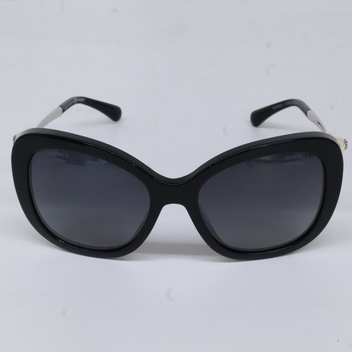 Chanel S8 CC Logo Imitation Pearl Eyewear — view 2