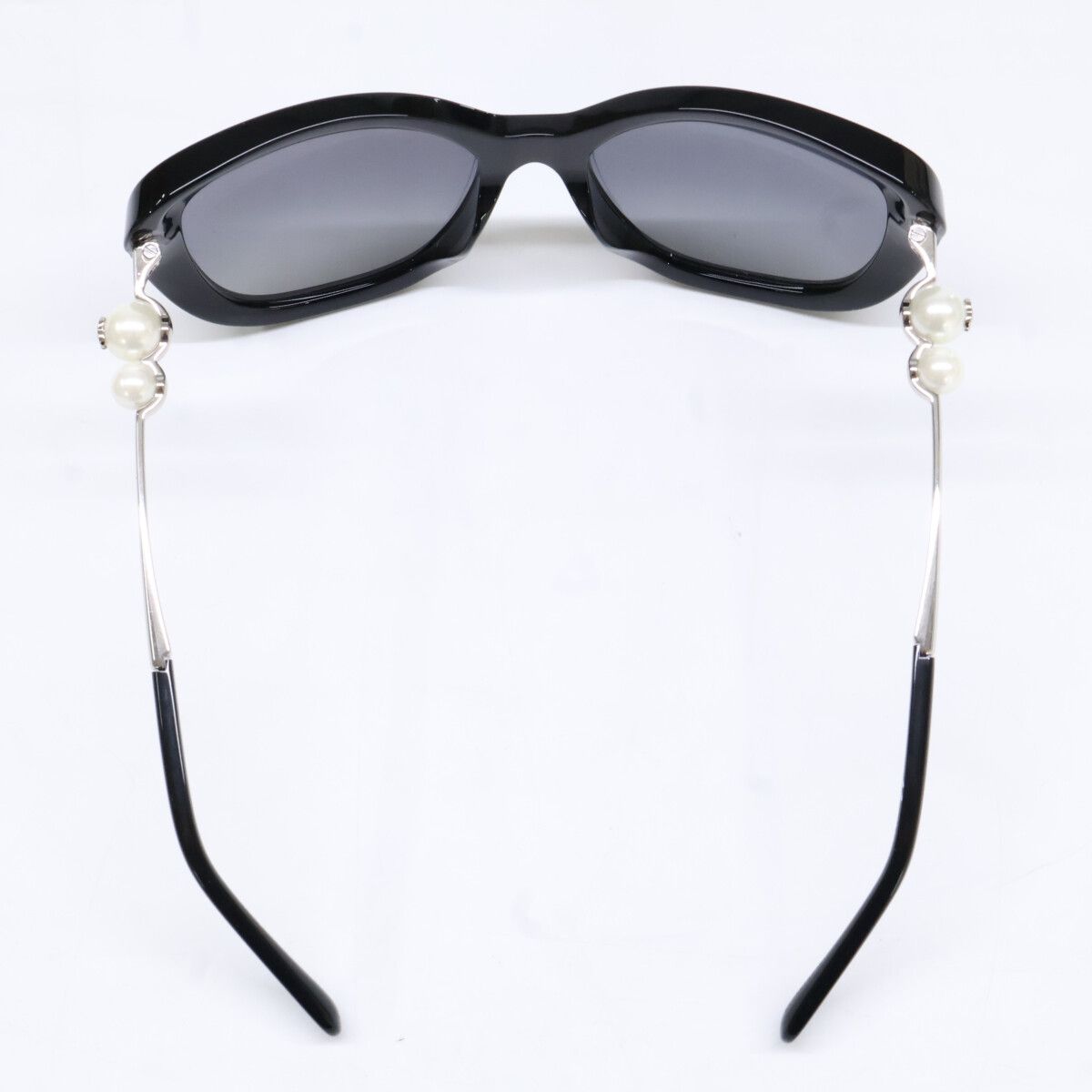 Chanel S8 CC Logo Imitation Pearl Eyewear — view 6