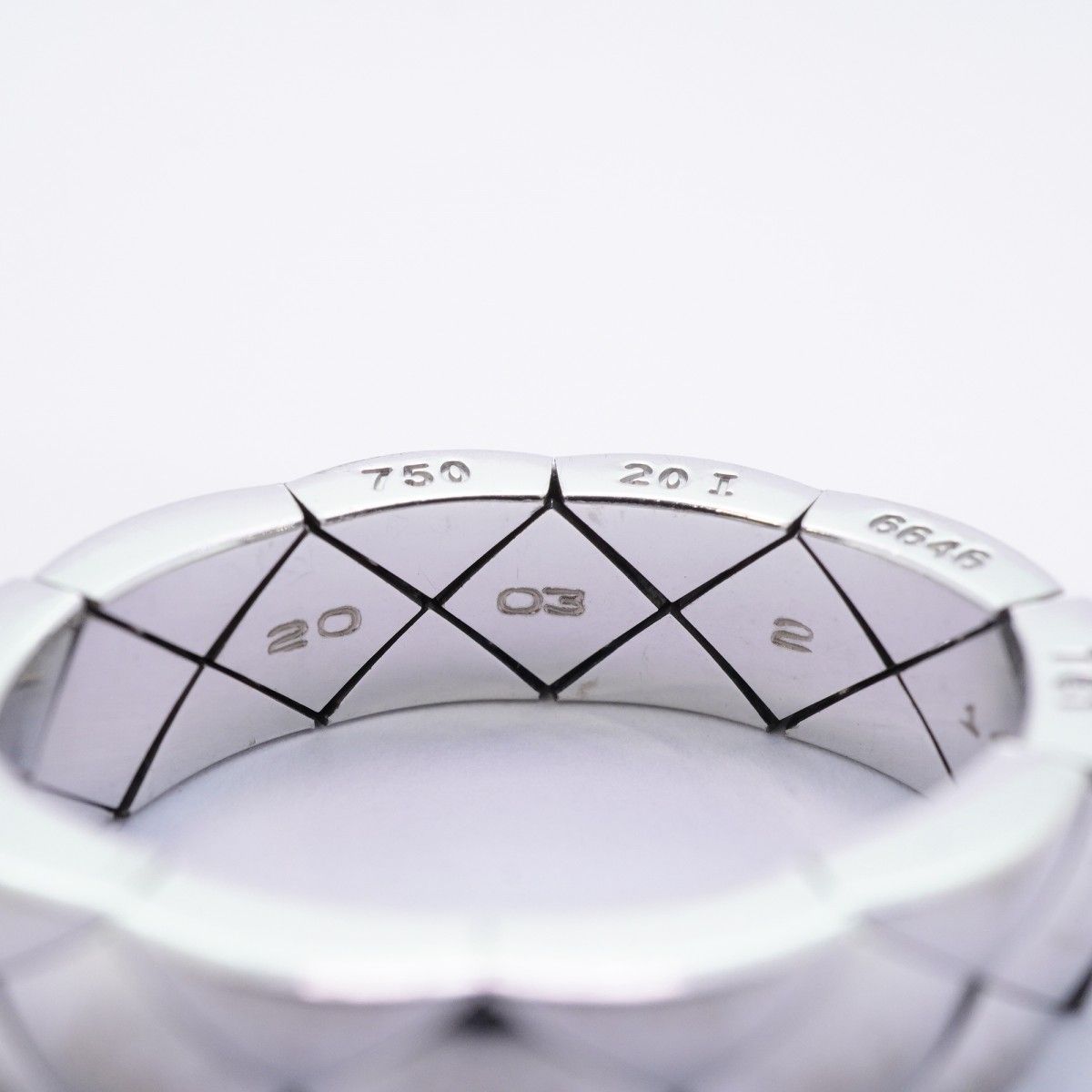 Chanel Ring Quilted 18k White Gold — view 6