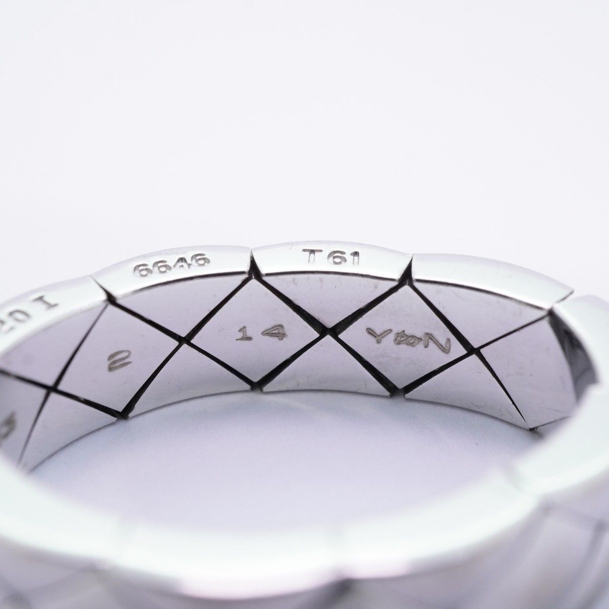 Chanel Ring Quilted 18k White Gold — view 7