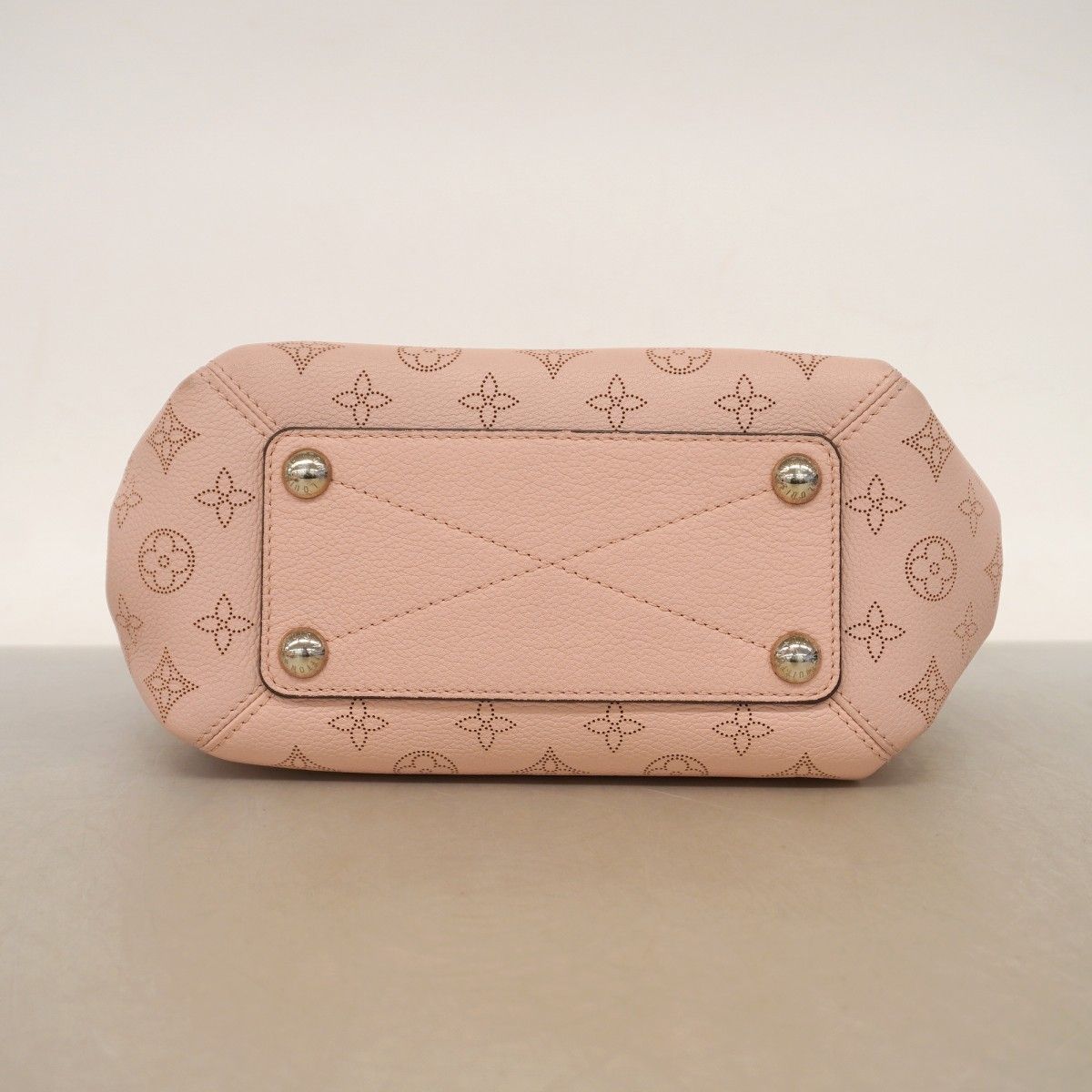 Louis Vuitton Handbag Mahina Babylon Chain BB Magnolia 2-Way — view 3