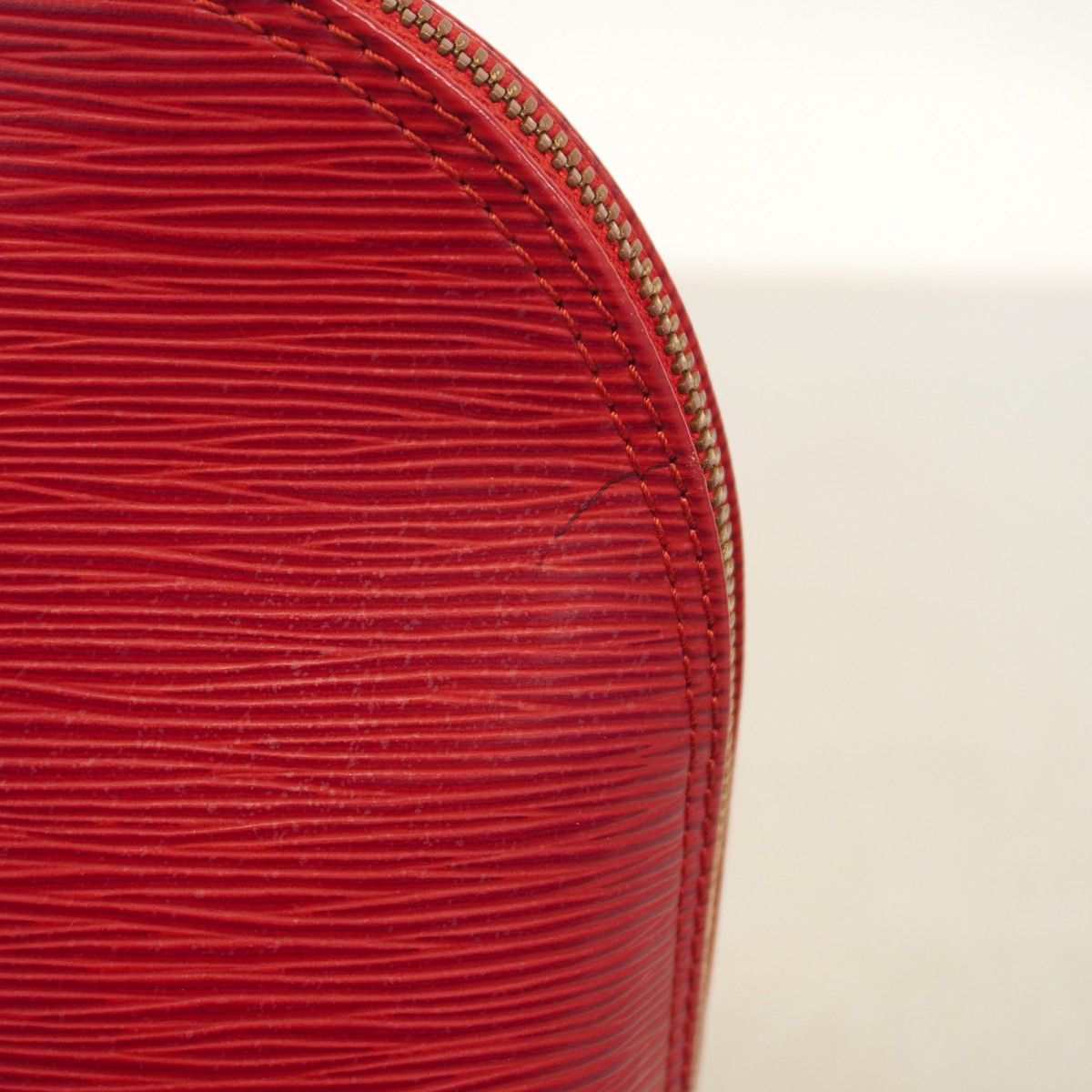 Louis Vuitton Handbag Epi Alma Castilian — view 9