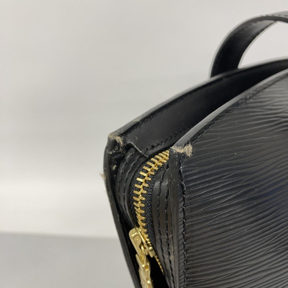 Louis Vuitton Shoulder Bag Epi Saint Jacques Shopping Noir — view 7