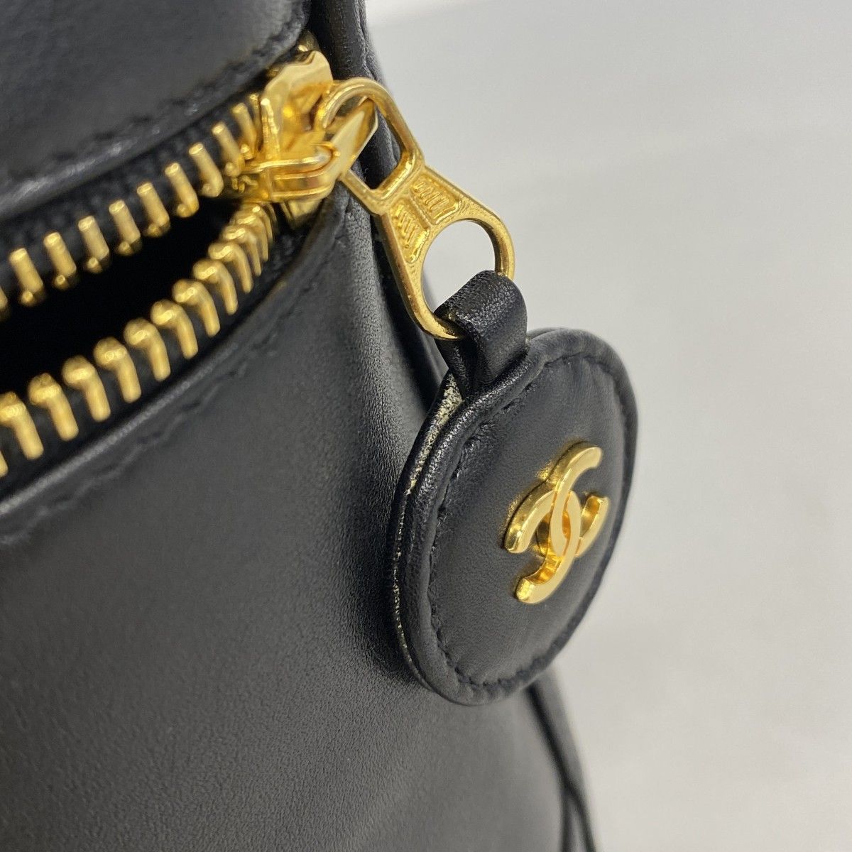 Chanel Vanity Bag Bicolor Lambskin Black Gold — view 9
