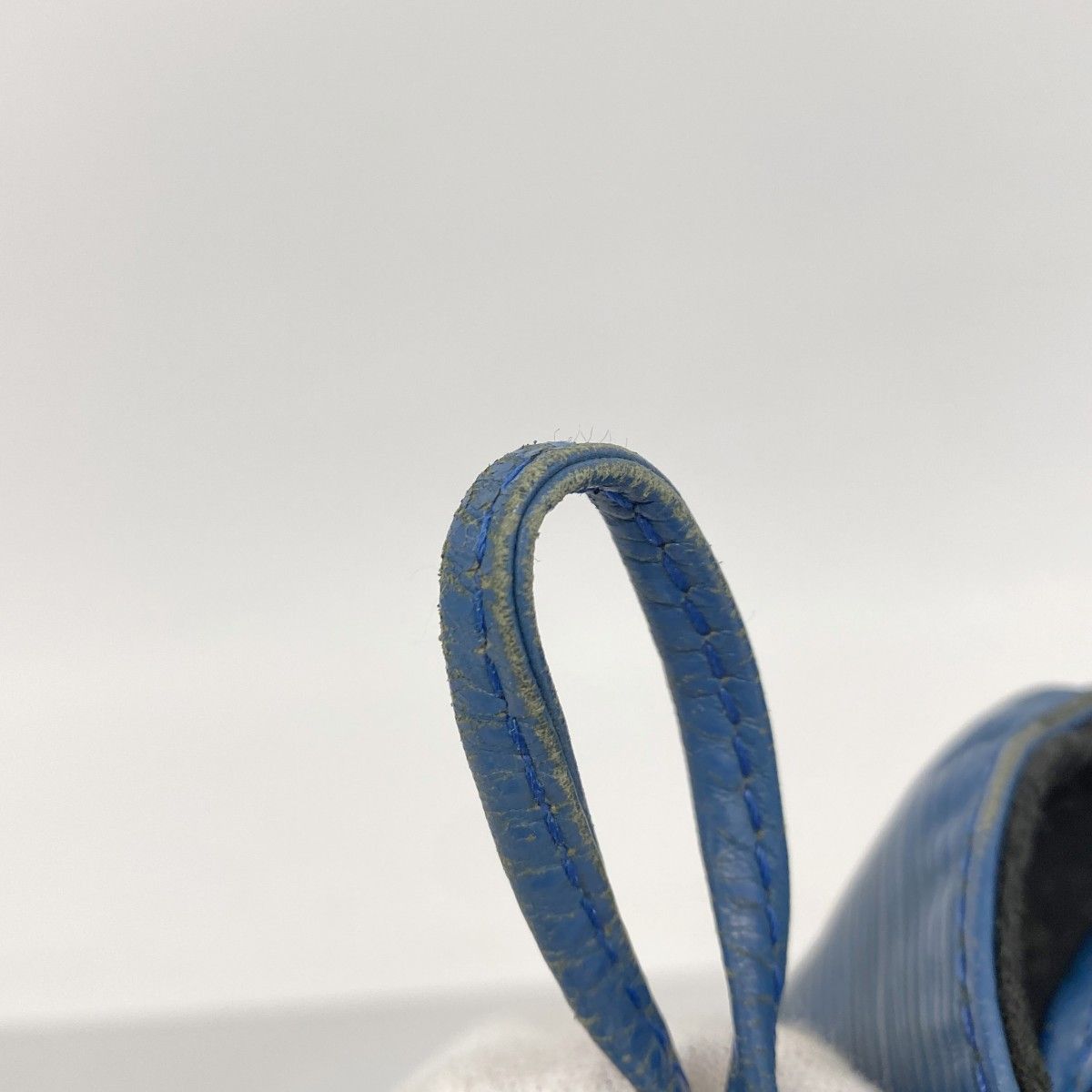 Louis Vuitton Shoulder Bag Epi Petit Noe Toledo Blue — view 9