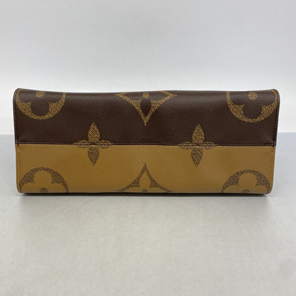 Louis Vuitton Tote Monogram Giant Reverse On The Go MM Brown 2-Way — view 3